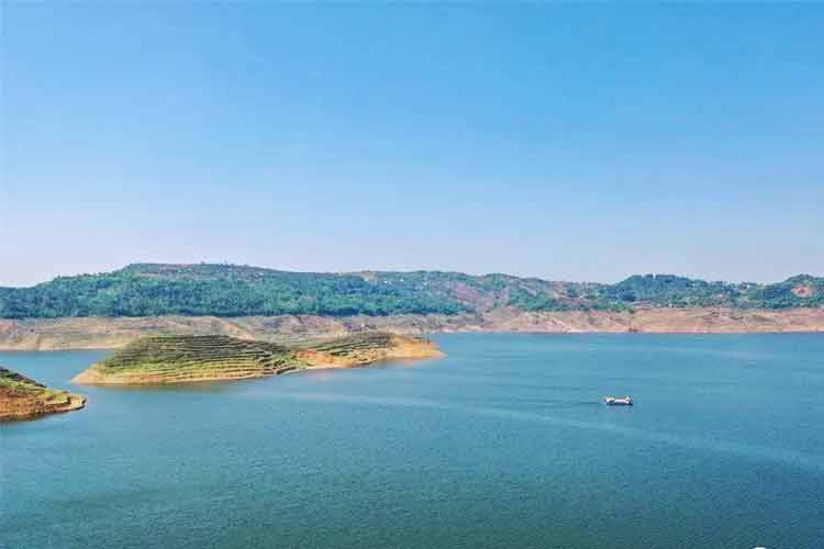 黔西支嘎阿魯湖